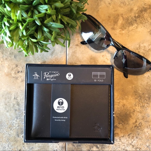 Original Penguin Other - 🎉HP 10/15/18 🎉Bi-Fold Leather Wallet